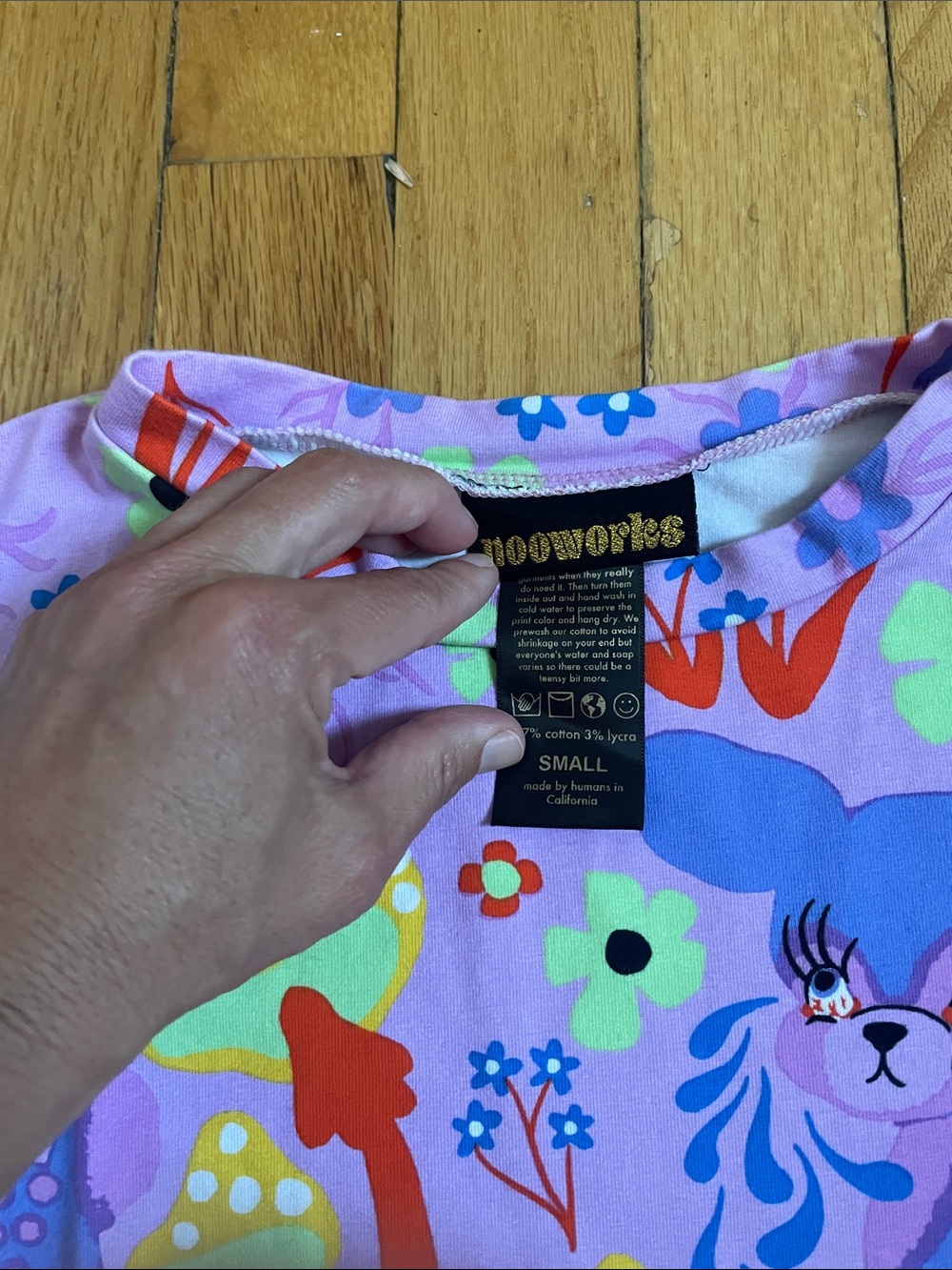 Nooworks cry baby print Small crop tee - Picture 2 of 2